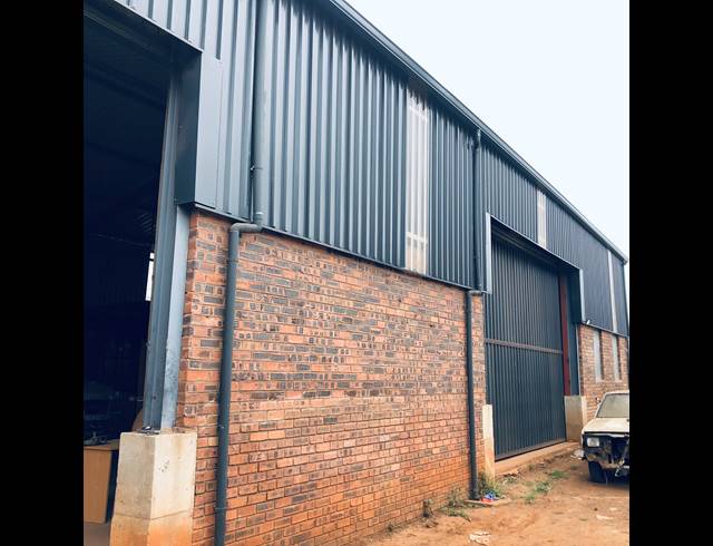 330M² BUILDING TO LET IN WILLOWTON INDUSTRIAL